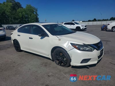 Czwarte zdjęcie samochodu z boku: 2017 NISSAN ALTIMA 3.5 SL VIN:1N4BL3AP6HC294467 - miniatura