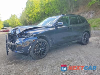 2025 BMW X5 M60I 5UX33EU00S9Z20803 - główne zdjęcie licytacji z USA - miniatura
