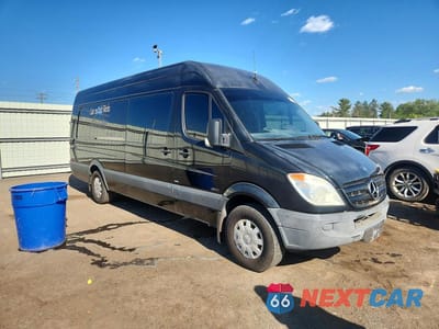 Czwarte zdjęcie samochodu z boku: 2011 MERCEDES-BENZ SPRINTER 2500 VIN:WD3PE8CC8B5531693 - miniatura