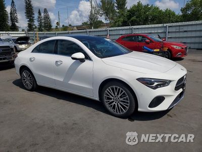 Czwarte zdjęcie samochodu z boku: 2025 MERCEDES-BENZ CLA 250 VIN:W1K5J4GB5SN522605 - miniatura
