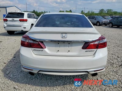 Zdjęcie 6 z 12 samochodu: 2017 HONDA ACCORD SPORT VIN:1HGCR2F57HA008671 - miniatura