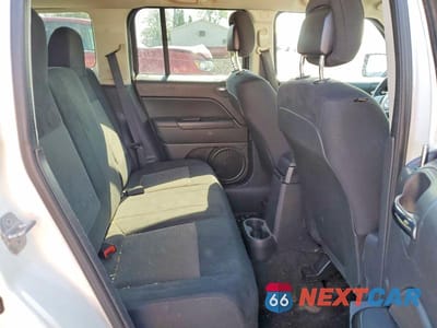 Zdjęcie 11 z 13 samochodu: 2014 JEEP PATRIOT LATITUDE VIN:1C4NJPFA5ED662460 - miniatura