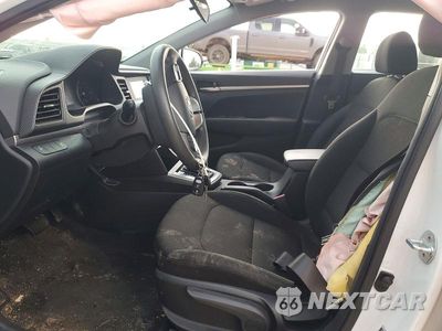 Zdjęcie 7 z 12 samochodu: 2019 HYUNDAI ELANTRA SE VIN:5NPD74LF3KH479931 - miniatura