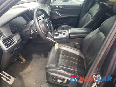 Zdjęcie 7 z 13 samochodu: 2020 BMW X5 M50I VIN:5UXJU4C02L9B93880 - miniatura