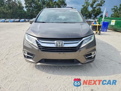 Piąte zdjęcie samochodu w środku: 2018 HONDA ODYSSEY TOURING VIN:5FNRL6H80JB035085 - miniatura