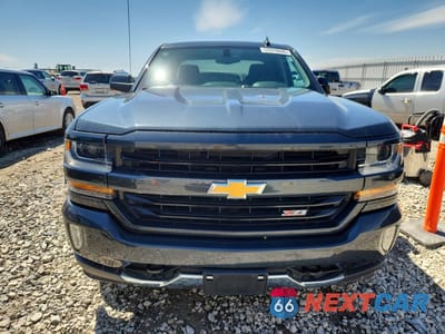Piąte zdjęcie samochodu w środku: 2017 CHEVROLET SILVERADO K1500 LT VIN:1GCVKREC3HZ230856 - miniatura