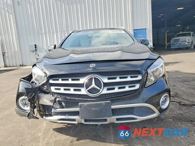 Piąte zdjęcie samochodu w środku: 2019 MERCEDES-BENZ GLA 250 VIN:WDCTG4EB8KU015748 - miniatura