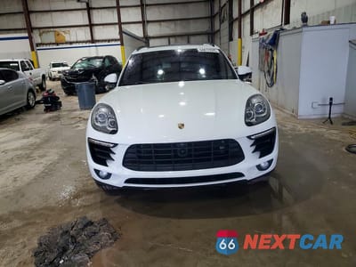Piąte zdjęcie samochodu w środku: 2016 PORSCHE MACAN S VIN:WP1AB2A56GLB45166 - miniatura