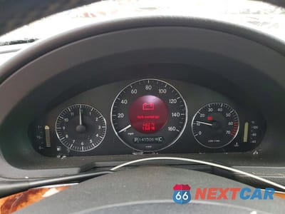 Zdjęcie 9 z 12 samochodu: 2004 MERCEDES-BENZ E 500 4MATIC VIN:WDBUH83J14X114078 - miniatura