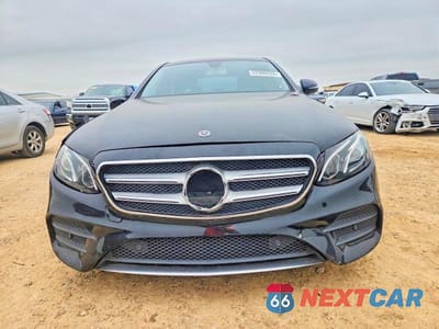 Piąte zdjęcie samochodu w środku: 2018 MERCEDES-BENZ E 300 VIN:WDDZF4JB0JA374140 - miniatura