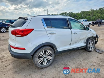 Trzecie zdjęcie samochodu z tyłu: 2016 KIA SPORTAGE EX VIN:KNDPC3AC6G7868814 - miniatura