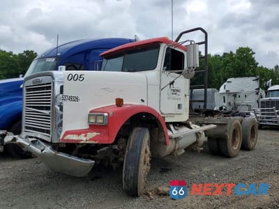 Drugie zdjęcie samochodu z przodu: 2001 FREIGHTLINER CONVENTIONAL FLD120 SEMI TRUCK VIN:1FUYFZYB31LH57174 - miniatura