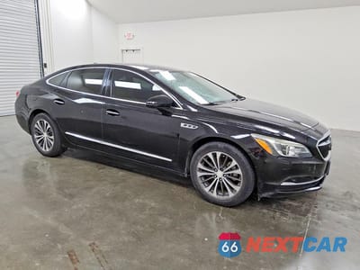 Czwarte zdjęcie samochodu z boku: 2017 BUICK LACROSSE ESSENCE VIN:1G4ZP5SS3HU165314 - miniatura