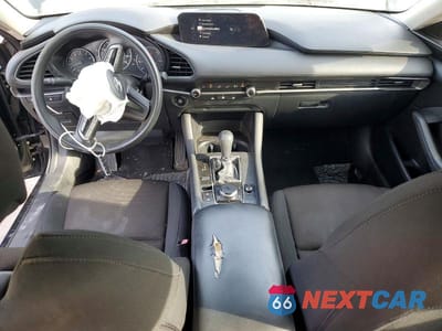 Zdjęcie 8 z 12 samochodu: 2021 MAZDA 3 VIN:JM1BPAAL5M1322104 - miniatura