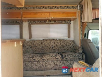 Zdjęcie 6 z 10 samochodu: 2004 FORD ECONOLINE E450 SUPER DUTY CUTAWAY VAN VIN:1FDXE45S73HB27394 - miniatura