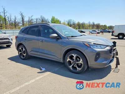 Czwarte zdjęcie samochodu z boku: 2023 FORD ESCAPE ST LINE SELECT VIN:1FMCU9NA3PUA94493 - miniatura