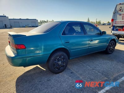 Trzecie zdjęcie samochodu z tyłu: 1998 TOYOTA CAMRY LE VIN:JT2BG22K6W0240248 - miniatura