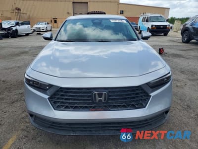 Piąte zdjęcie samochodu w środku: 2025 HONDA ACCORD LX VIN:1HGCY1F22SA030989 - miniatura