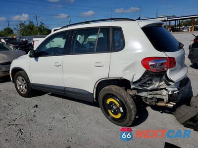 Drugie zdjęcie samochodu z przodu: 2016 VOLKSWAGEN TIGUAN S VIN:WVGAV7AX0GW585613 - miniatura
