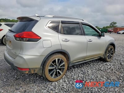 Trzecie zdjęcie samochodu z tyłu: 2017 NISSAN ROGUE SL VIN:5N1AT2MT8HC761974 - miniatura