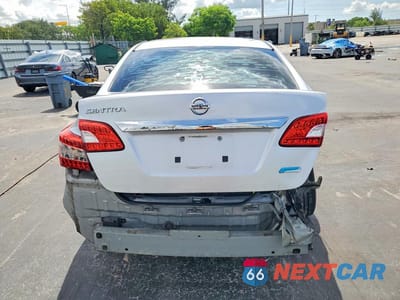 Zdjęcie 6 z 12 samochodu: 2014 NISSAN SENTRA S VIN:3N1AB7AP3EY261786 - miniatura