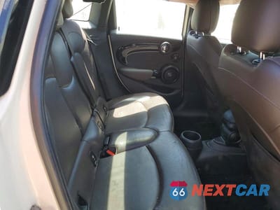 Zdjęcie 11 z 13 samochodu: 2016 MINI COOPER S VIN:WMWXU3C53G2D29981 - miniatura