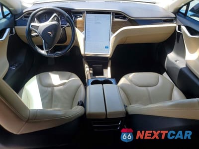 Zdjęcie 8 z 12 samochodu: 2014 TESLA MODEL S VIN:5YJSA1H16EFP45613 - miniatura