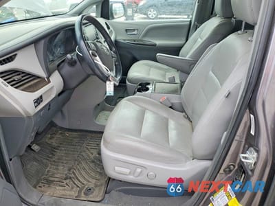 Zdjęcie 7 z 14 samochodu: 2019 TOYOTA SIENNA XLE 8-PASSENGER VIN:5TDYZ3DC4KS005720 - miniatura