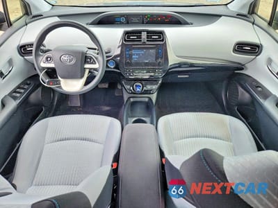 Zdjęcie 8 z 12 samochodu: 2017 TOYOTA PRIUS TWO VIN:JTDKBRFU6H3028378 - miniatura