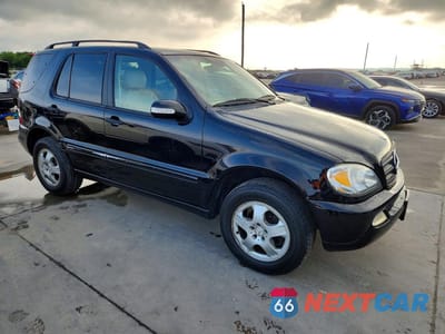 Czwarte zdjęcie samochodu z boku: 2005 MERCEDES-BENZ ML 350 VIN:4JGAB57EX5A555855 - miniatura