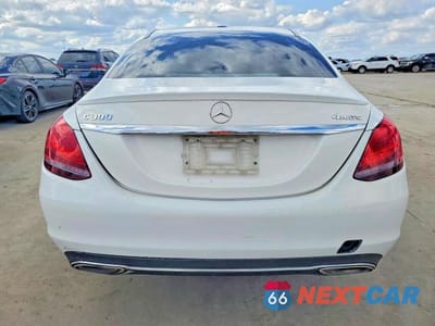Zdjęcie 6 z 12 samochodu: 2019 MERCEDES-BENZ C 300 4MATIC VIN:55SWF8EB6KU298526 - miniatura