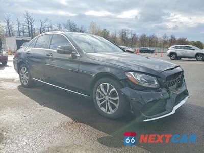 Czwarte zdjęcie samochodu z boku: 2015 MERCEDES-BENZ C 300 VIN:55SWF4JB0FU043083 - miniatura