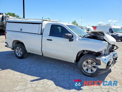 Czwarte zdjęcie samochodu z boku: 2020 CHEVROLET SILVERADO VIN:3GCNWAEF9LG333823 - miniatura