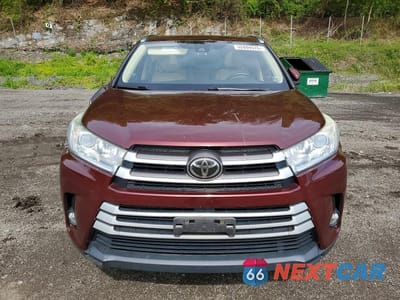 Piąte zdjęcie samochodu w środku: 2018 TOYOTA HIGHLANDER XLE VIN:5TDJZRFH0JS499604 - miniatura