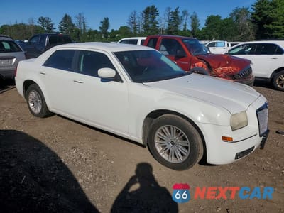 Czwarte zdjęcie samochodu z boku: 2008 CHRYSLER 300 TOURING VIN:2C3KA53GX8H269159 - miniatura