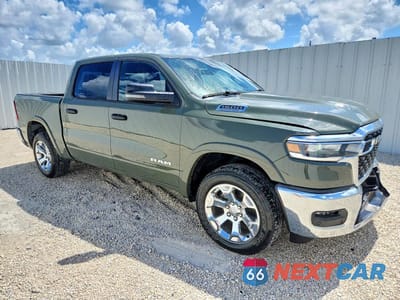 Czwarte zdjęcie samochodu z boku: 2026 RAM 1500 BIG HORN VIN:1C6SRFFP5TN255778 - miniatura