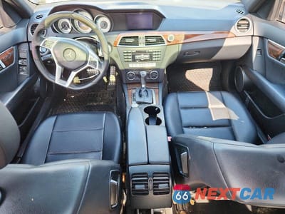 Zdjęcie 8 z 12 samochodu: 2012 MERCEDES-BENZ C 300 4MATIC VIN:WDDGF8BB5CR192497 - miniatura