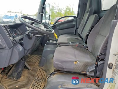 Zdjęcie 7 z 13 samochodu: 2015 ISUZU NQR BOX TRUCK VIN:JALE5W161F7902295 - miniatura