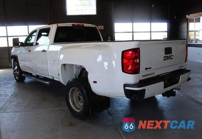 Czwarte zdjęcie samochodu z boku: 2017 GMC SIERRA K3500 DENALI VIN:1GT42YEY3HF137337 - miniatura