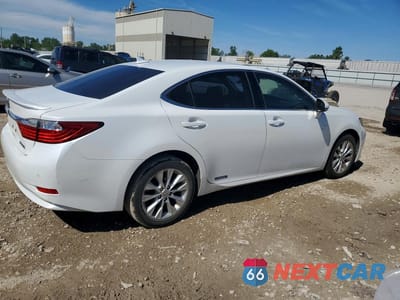 Trzecie zdjęcie samochodu z tyłu: 2013 LEXUS ES 300H VIN:JTHBW1GG3D2036824 - miniatura