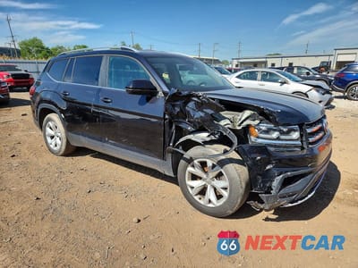 Czwarte zdjęcie samochodu z boku: 2018 VOLKSWAGEN ATLAS SE VIN:1V2KR2CA8JC505832 - miniatura