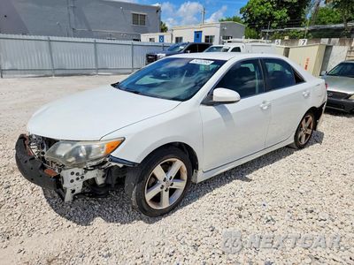 2014 TOYOTA CAMRY SE 4T1BF1FKXEU344954 - główne zdjęcie licytacji z USA - miniatura