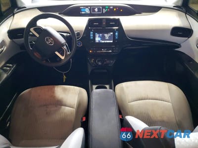 Zdjęcie 8 z 12 samochodu: 2016 TOYOTA PRIUS TWO VIN:JTDKBRFUXG3531572 - miniatura
