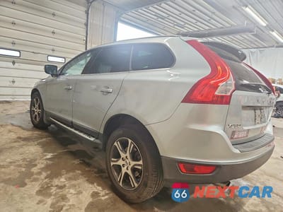 Drugie zdjęcie samochodu z przodu: 2011 VOLVO XC60 T6 VIN:YV4902DZ8B2135565 - miniatura