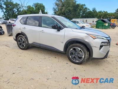 Czwarte zdjęcie samochodu z boku: 2025 NISSAN ROGUE SV VIN:5N1BT3BA9SC796252 - miniatura
