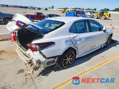 Trzecie zdjęcie samochodu z tyłu: 2023 TOYOTA CAMRY SE VIN:4T1T11BK8PU099566 - miniatura