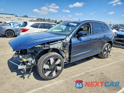 2025 VOLVO XC60 PLUS YV4H60RC6S1070319 - główne zdjęcie licytacji z USA - miniatura