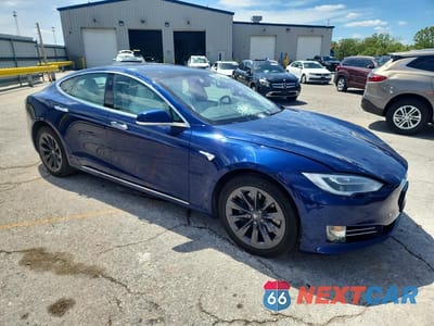 Czwarte zdjęcie samochodu z boku: 2018 TESLA MODEL S VIN:5YJSA1E20JF243493 - miniatura