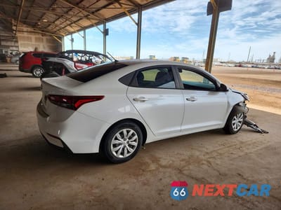Trzecie zdjęcie samochodu z tyłu: 2022 HYUNDAI ACCENT SE VIN:3KPC24A64NE158289 - miniatura