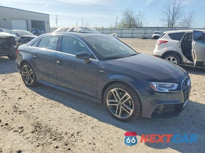 Czwarte zdjęcie samochodu z boku: 2018 AUDI A3 PREMIUM PLUS VIN:WAUJ8GFF4J1057988 - miniatura